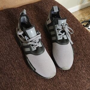 Adidas Men's Gray and Black Sneakers